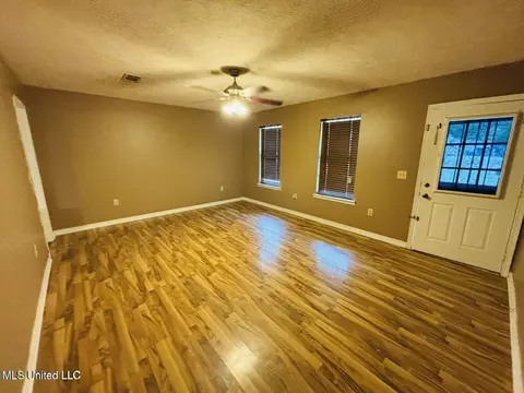 Living - 248 Kimbrough Dr, Jackson, MS 39204 photo 1 of 3