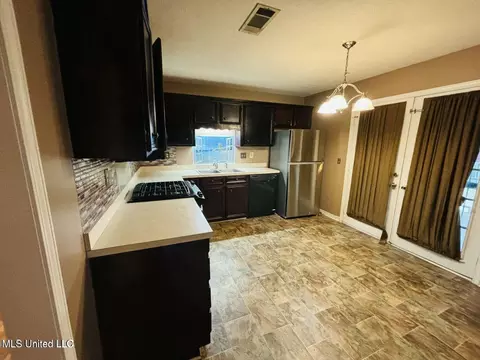 Kitchen - 248 Kimbrough Dr, Jackson, MS 39204 photo 2 of 2