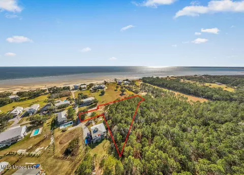 145 Dane Rd, Waveland, MS 39576