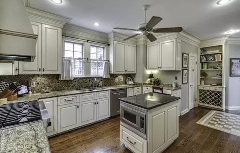 Kitchen - 1504 Pinehurst Pl, Jackson, MS 39202 photo 1 of 7