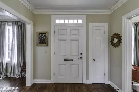 Entry Way - 1504 Pinehurst Pl, Jackson, MS 39202 photo 1 of 6