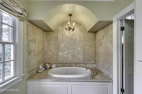 Bath - 1504 Pinehurst Pl, Jackson, MS 39202 photo 5 of 5