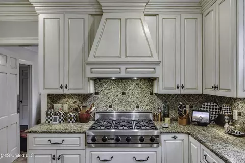 Kitchen - 1504 Pinehurst Pl, Jackson, MS 39202 photo 4 of 7