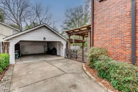 Exterior - 1504 Pinehurst Pl, Jackson, MS 39202 photo 12 of 17