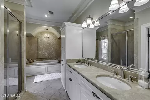 Bath - 1504 Pinehurst Pl, Jackson, MS 39202 photo 4 of 5