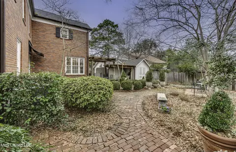 Exterior - 1504 Pinehurst Pl, Jackson, MS 39202 photo 6 of 17