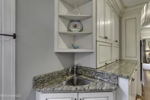 Kitchen - 1504 Pinehurst Pl, Jackson, MS 39202 photo 7 of 7