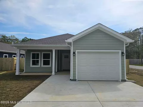 14937 Dantzler Rd, Vancleave, MS 39565