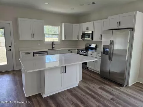 Kitchen - 14937 Dantzler Rd, Vancleave, MS 39565 photo 1 of 2