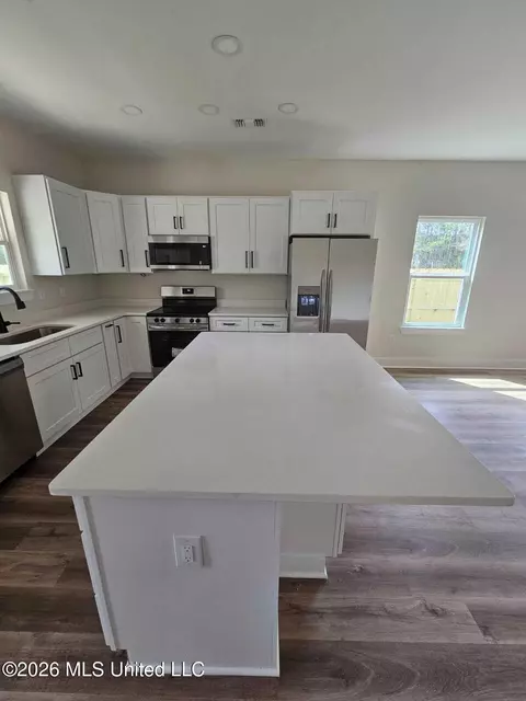 Kitchen - 14937 Dantzler Rd, Vancleave, MS 39565 photo 2 of 2