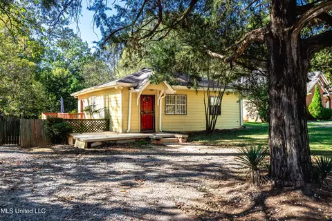 Exterior - 511 Mccluer Rd, Jackson, MS 39212 photo 1 of 4