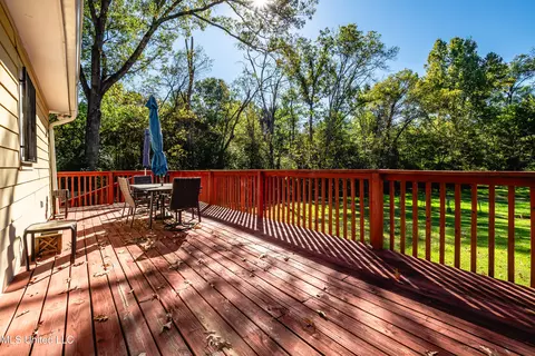 Exterior - 511 Mccluer Rd, Jackson, MS 39212 photo 4 of 4