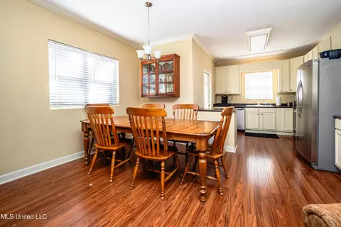 Dining - 511 Mccluer Rd, Jackson, MS 39212 photo 1 of 1