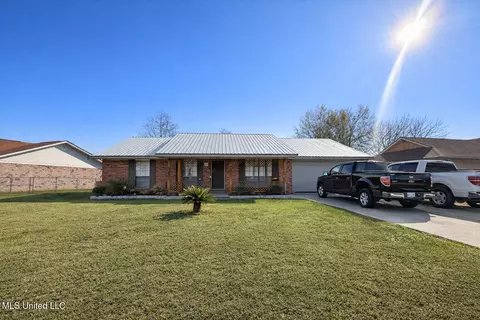 873 Carolee Cir, Biloxi, MS 39532