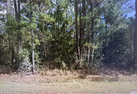 4662 34th St, Bay Saint Louis, MS 39520