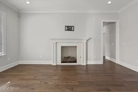 Living - 264 Arbor Trl, Brandon, MS 39047 photo 2 of 3