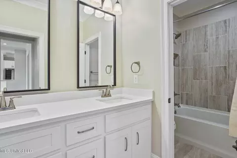 Bath - 264 Arbor Trl, Brandon, MS 39047 photo 5 of 5