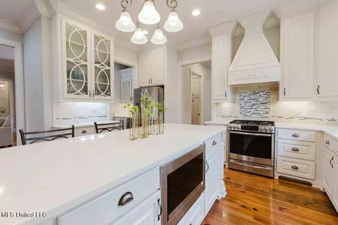 Kitchen - 105 Bristol Dr, Madison, MS 39110 photo 3 of 4