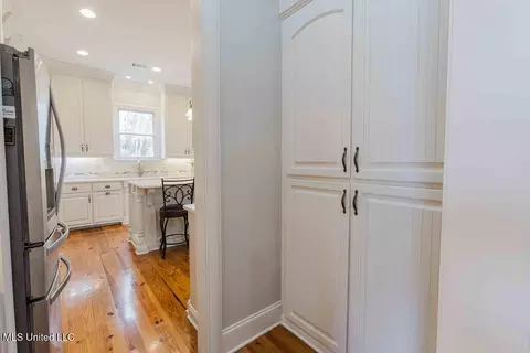 Entry Way - 105 Bristol Dr, Madison, MS 39110 photo 6 of 7