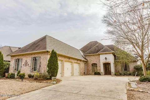 105 Bristol Dr, Madison, MS 39110
