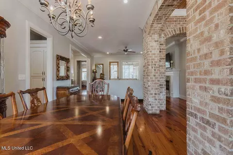 Dining - 105 Bristol Dr, Madison, MS 39110 photo 2 of 2