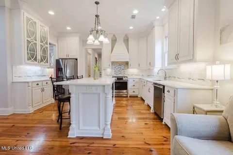 Kitchen - 105 Bristol Dr, Madison, MS 39110 photo 1 of 4