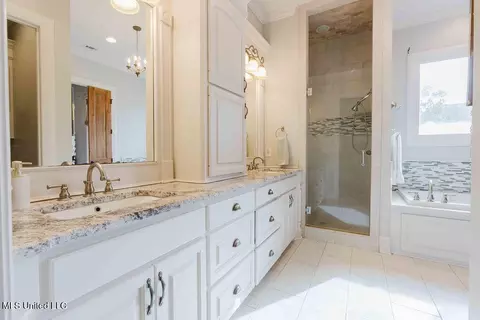 Bath - 105 Bristol Dr, Madison, MS 39110 photo 4 of 5
