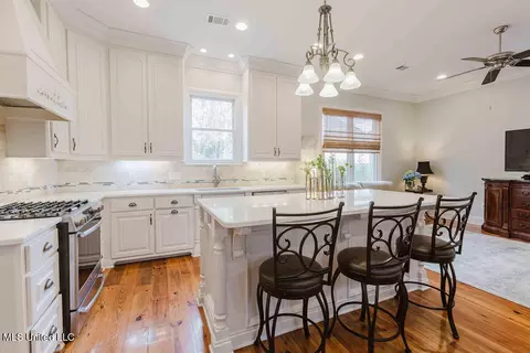 Kitchen - 105 Bristol Dr, Madison, MS 39110 photo 4 of 4