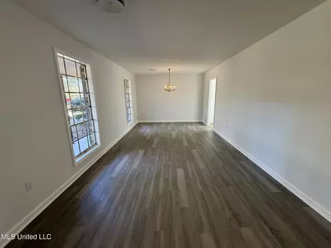 Living - 5828 Clubview Dr, Jackson, MS 39211 photo 1 of 3
