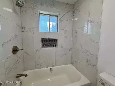 Bath - 5828 Clubview Dr, Jackson, MS 39211 photo 2 of 4