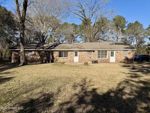 Exterior - 5828 Clubview Dr, Jackson, MS 39211 photo 1 of 7