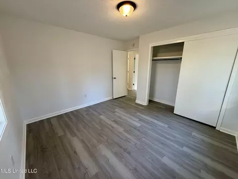 Bedroom - 5828 Clubview Dr, Jackson, MS 39211 photo 3 of 5