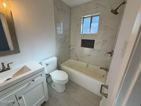 Bath - 5828 Clubview Dr, Jackson, MS 39211 photo 3 of 4