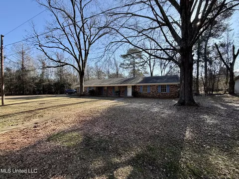 Exterior - 5828 Clubview Dr, Jackson, MS 39211 photo 6 of 7