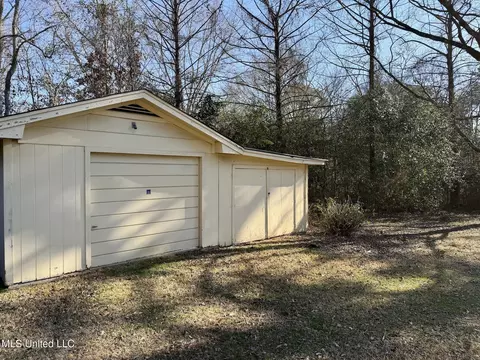 Exterior - 5828 Clubview Dr, Jackson, MS 39211 photo 3 of 7