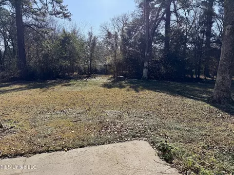 Exterior - 5828 Clubview Dr, Jackson, MS 39211 photo 5 of 7
