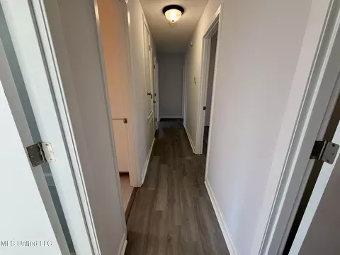 Entry Way - 5828 Clubview Dr, Jackson, MS 39211 photo 2 of 2