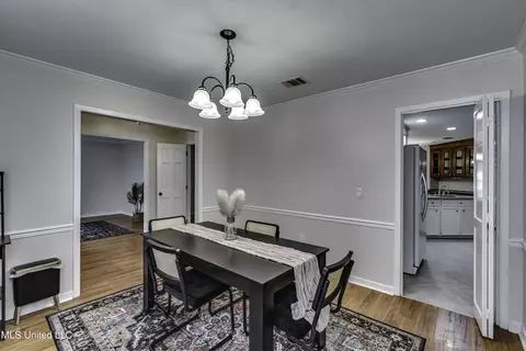 Dining - 1422 Mossline Dr, Jackson, MS 39211 photo 2 of 4