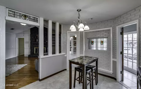 Dining - 1422 Mossline Dr, Jackson, MS 39211 photo 4 of 4
