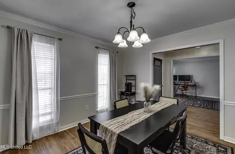 Dining - 1422 Mossline Dr, Jackson, MS 39211 photo 1 of 4