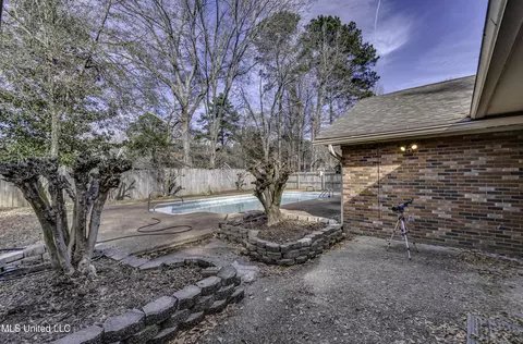 Exterior - 1422 Mossline Dr, Jackson, MS 39211 photo 8 of 10