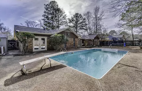 Exterior - 1422 Mossline Dr, Jackson, MS 39211 photo 4 of 10