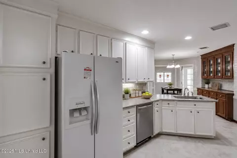 Kitchen - 1422 Mossline Dr, Jackson, MS 39211 photo 1 of 10