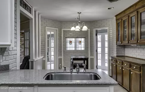 Kitchen - 1422 Mossline Dr, Jackson, MS 39211 photo 10 of 10