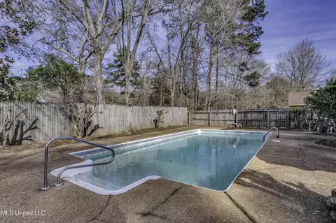 Exterior - 1422 Mossline Dr, Jackson, MS 39211 photo 7 of 10