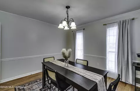 Dining - 1422 Mossline Dr, Jackson, MS 39211 photo 3 of 4