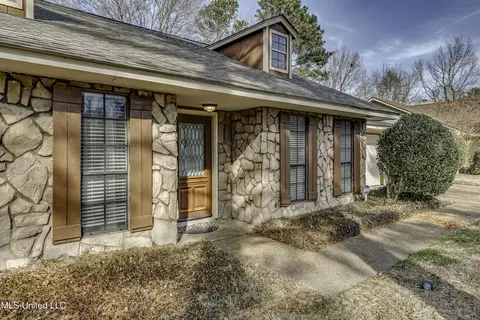 Exterior - 1422 Mossline Dr, Jackson, MS 39211 photo 2 of 10