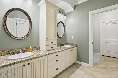 Bath - 302 Crimson Crowne, Flowood, MS 39232 photo 7 of 9