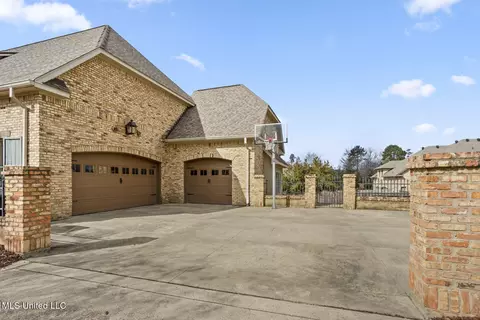 Exterior - 302 Crimson Crowne, Flowood, MS 39232 photo 3 of 8