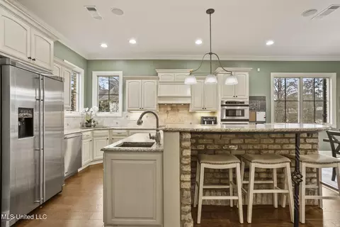 Kitchen - 302 Crimson Crowne, Flowood, MS 39232 photo 1 of 7